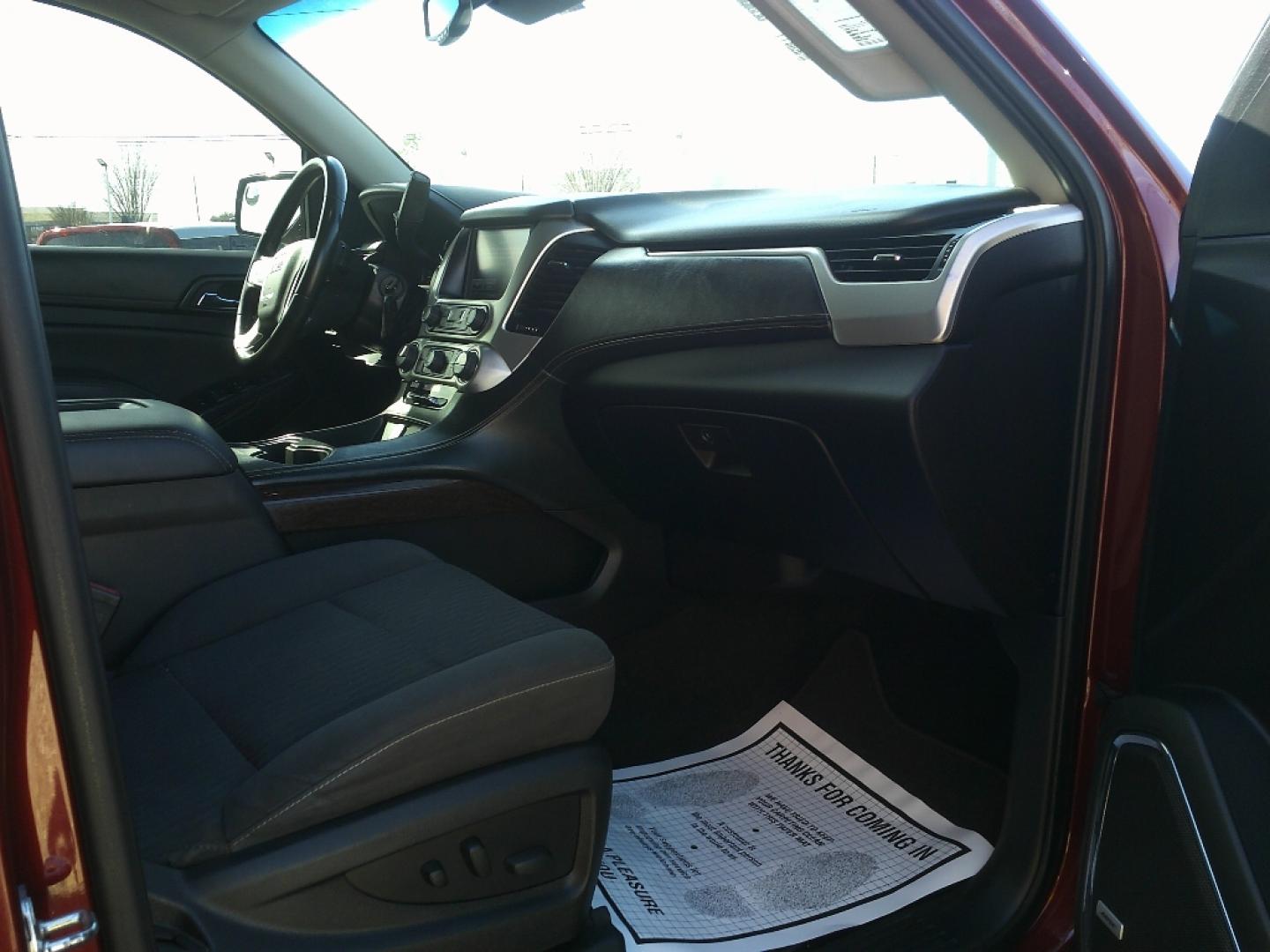 2017 MAROON GMC YUKON SLE 2WD (1GKS1AKC3HR) with an 5.3L V8 OHV 16V engine, 6-SPEED AUTOMATIC transmission, located at 16660 North Freeway, Houston, TX, 77090, (281) 821-5000, 29.957193, -95.418587- Photo#3