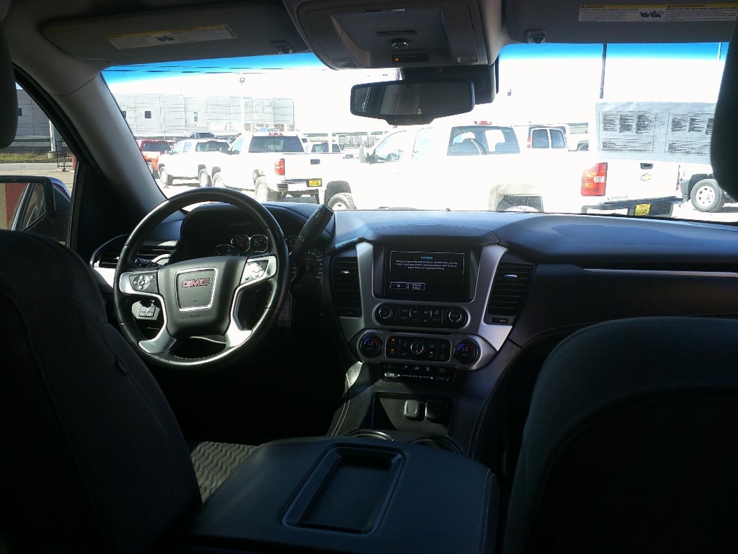 2017 MAROON GMC YUKON SLE 2WD (1GKS1AKC3HR) with an 5.3L V8 OHV 16V engine, 6-SPEED AUTOMATIC transmission, located at 16660 North Freeway, Houston, TX, 77090, (281) 821-5000, 29.957193, -95.418587- Photo#4