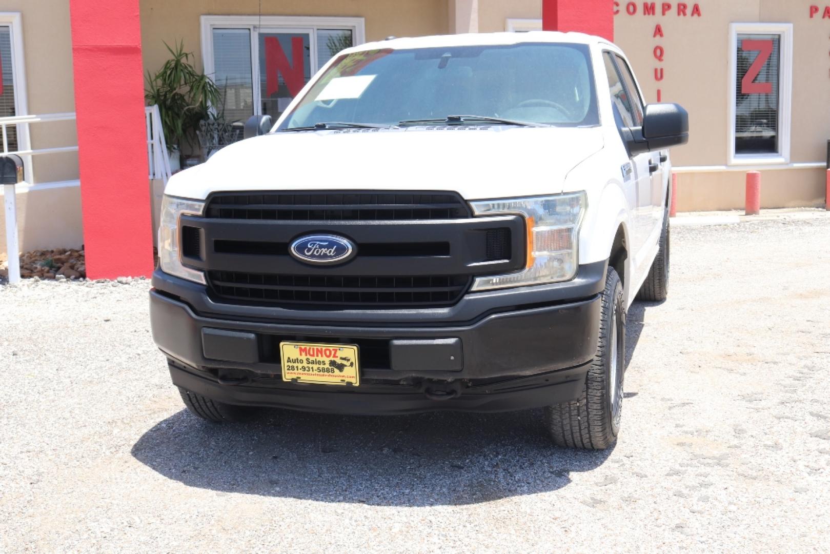 2019 WHITE FORD F-150 XLT SuperCrew 6.5-ft. Bed 4WD (1FTFW1E4XKK) with an 3.5L V6 DOHC 24V engine, 6-SPEED AUTOMATIC transmission, located at 16660 North Freeway, Houston, TX, 77090, (281) 821-5000, 29.957193, -95.418587- Photo#2