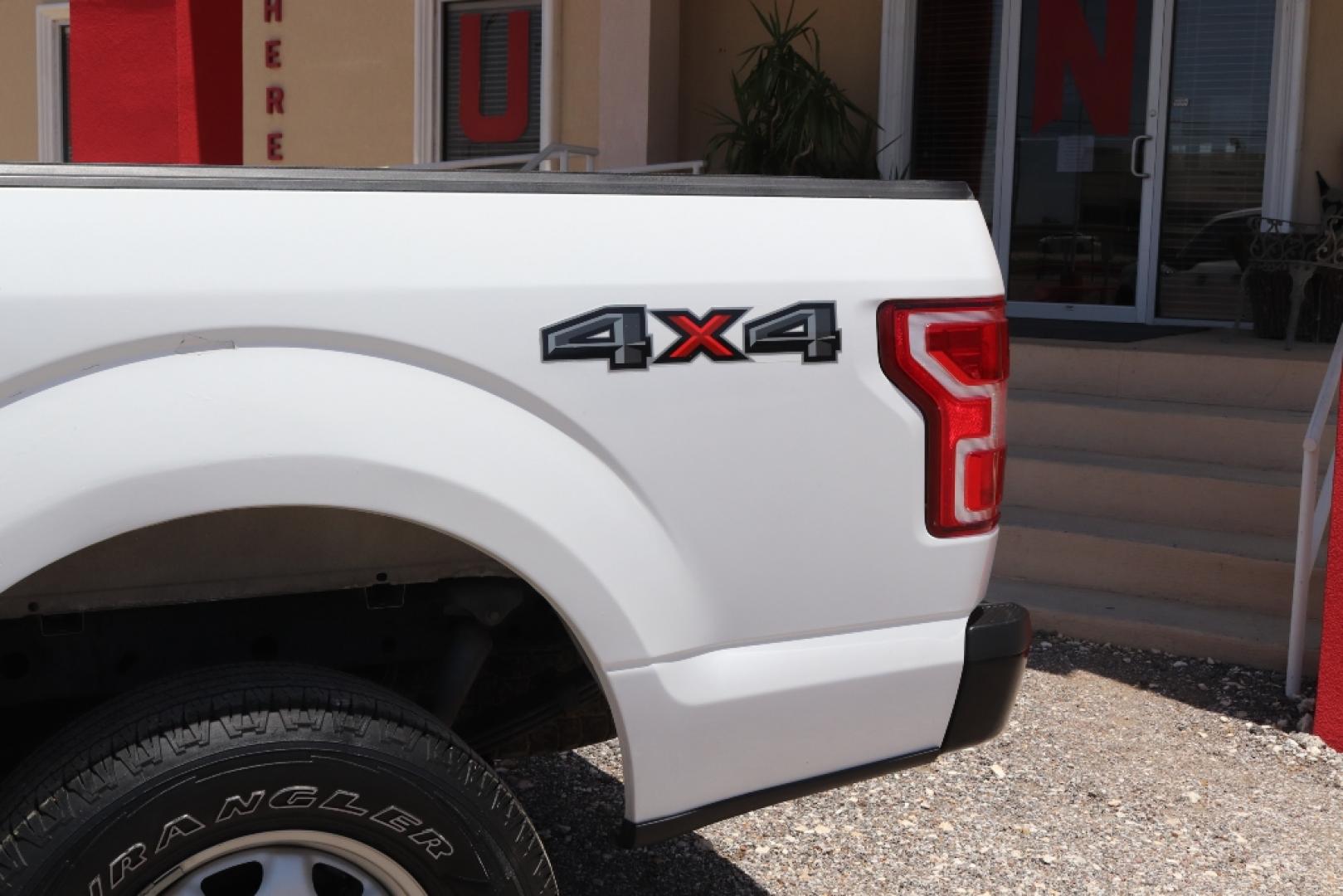 2019 WHITE FORD F-150 XLT SuperCrew 6.5-ft. Bed 4WD (1FTFW1E4XKK) with an 3.5L V6 DOHC 24V engine, 6-SPEED AUTOMATIC transmission, located at 16660 North Freeway, Houston, TX, 77090, (281) 821-5000, 29.957193, -95.418587- Photo#5