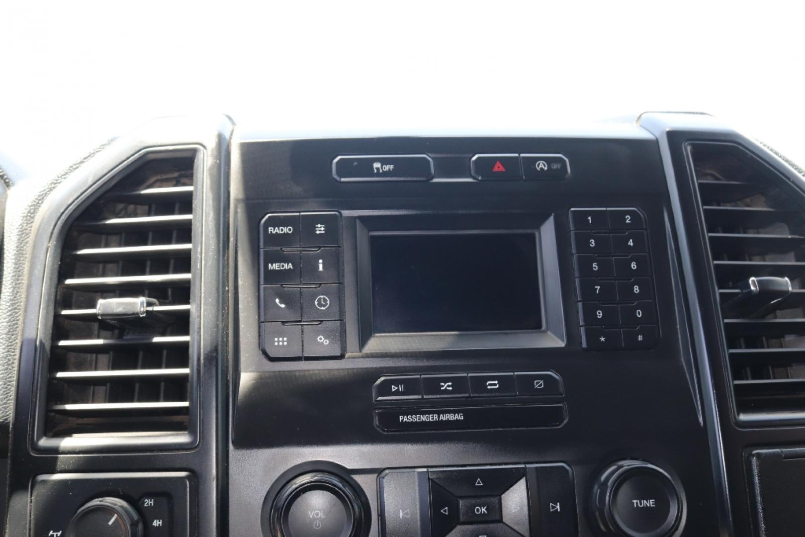 2019 WHITE FORD F-150 XLT SuperCrew 6.5-ft. Bed 4WD (1FTFW1E4XKK) with an 3.5L V6 DOHC 24V engine, 6-SPEED AUTOMATIC transmission, located at 16660 North Freeway, Houston, TX, 77090, (281) 821-5000, 29.957193, -95.418587- Photo#7