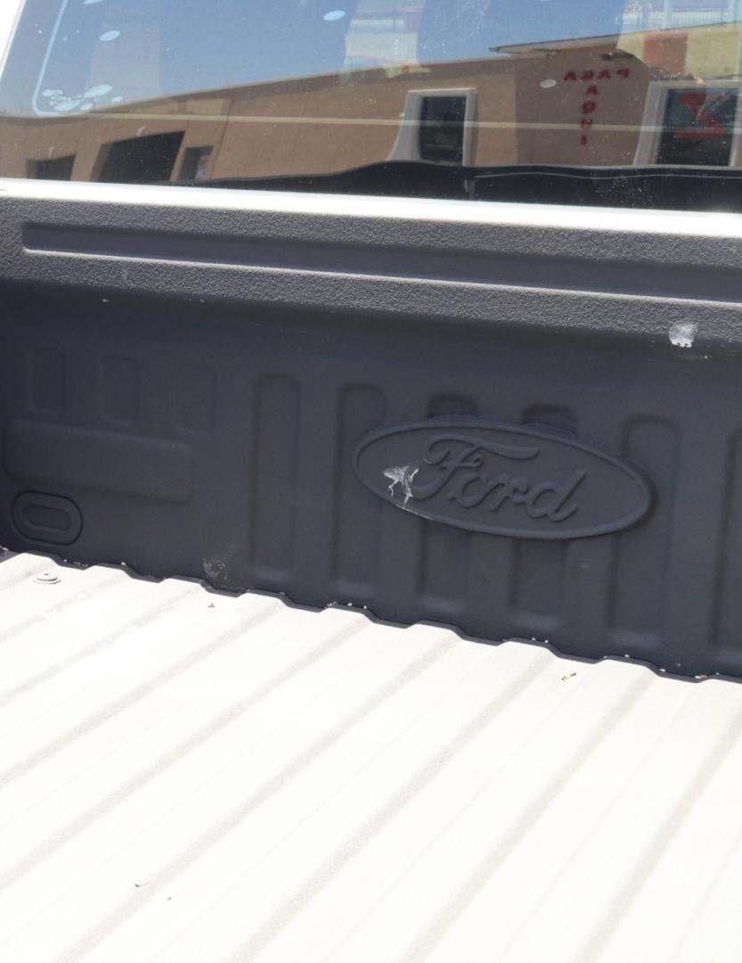 2019 WHITE FORD F-150 XLT SuperCrew 6.5-ft. Bed 4WD (1FTFW1E4XKK) with an 3.5L V6 DOHC 24V engine, 6-SPEED AUTOMATIC transmission, located at 16660 North Freeway, Houston, TX, 77090, (281) 821-5000, 29.957193, -95.418587- Photo#9